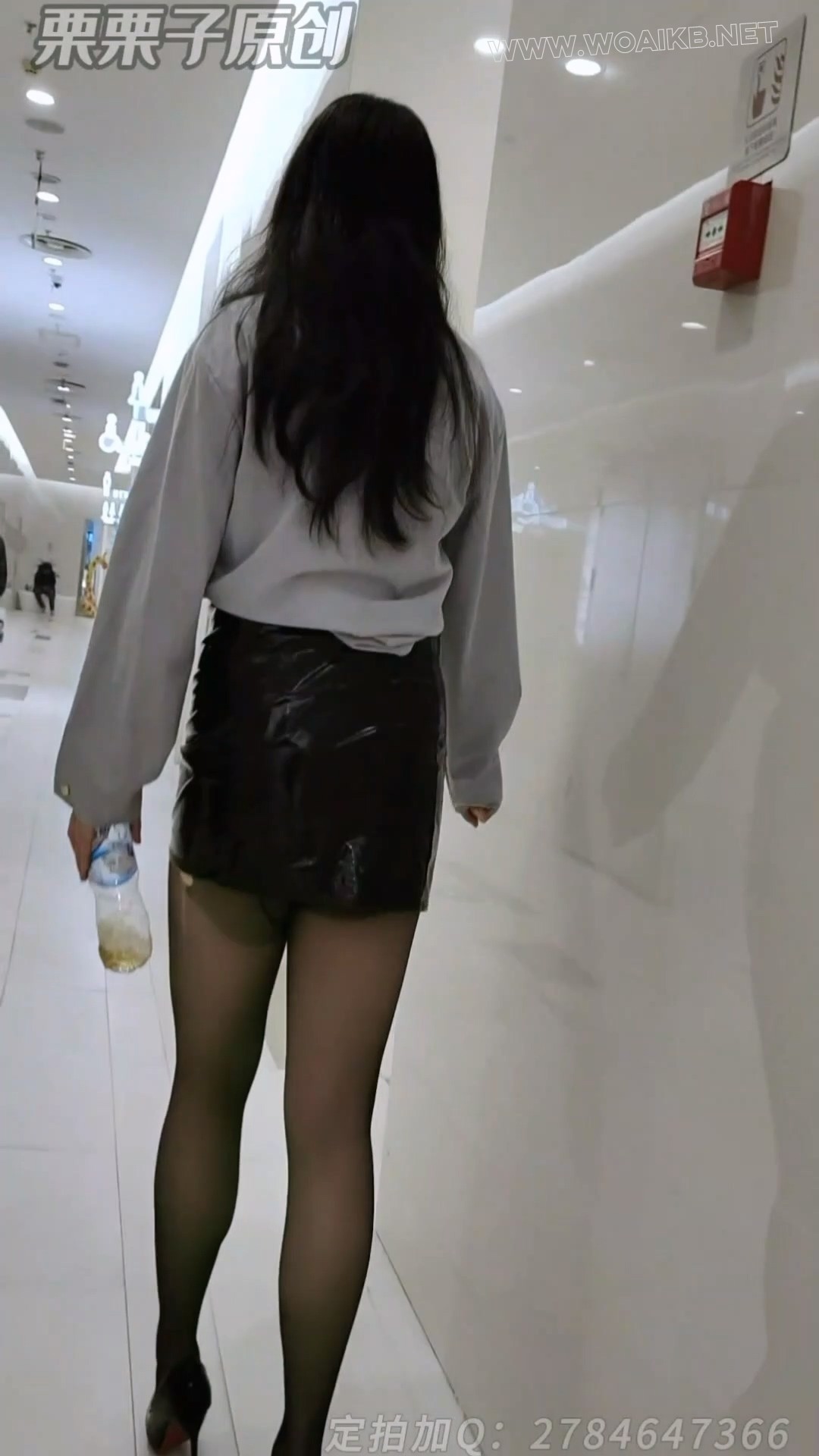 《自缚的M女秘书 上》 户外强高、户外调教、带快乐蛋、G塞逛超市，虐足、强高失禁... 预览图