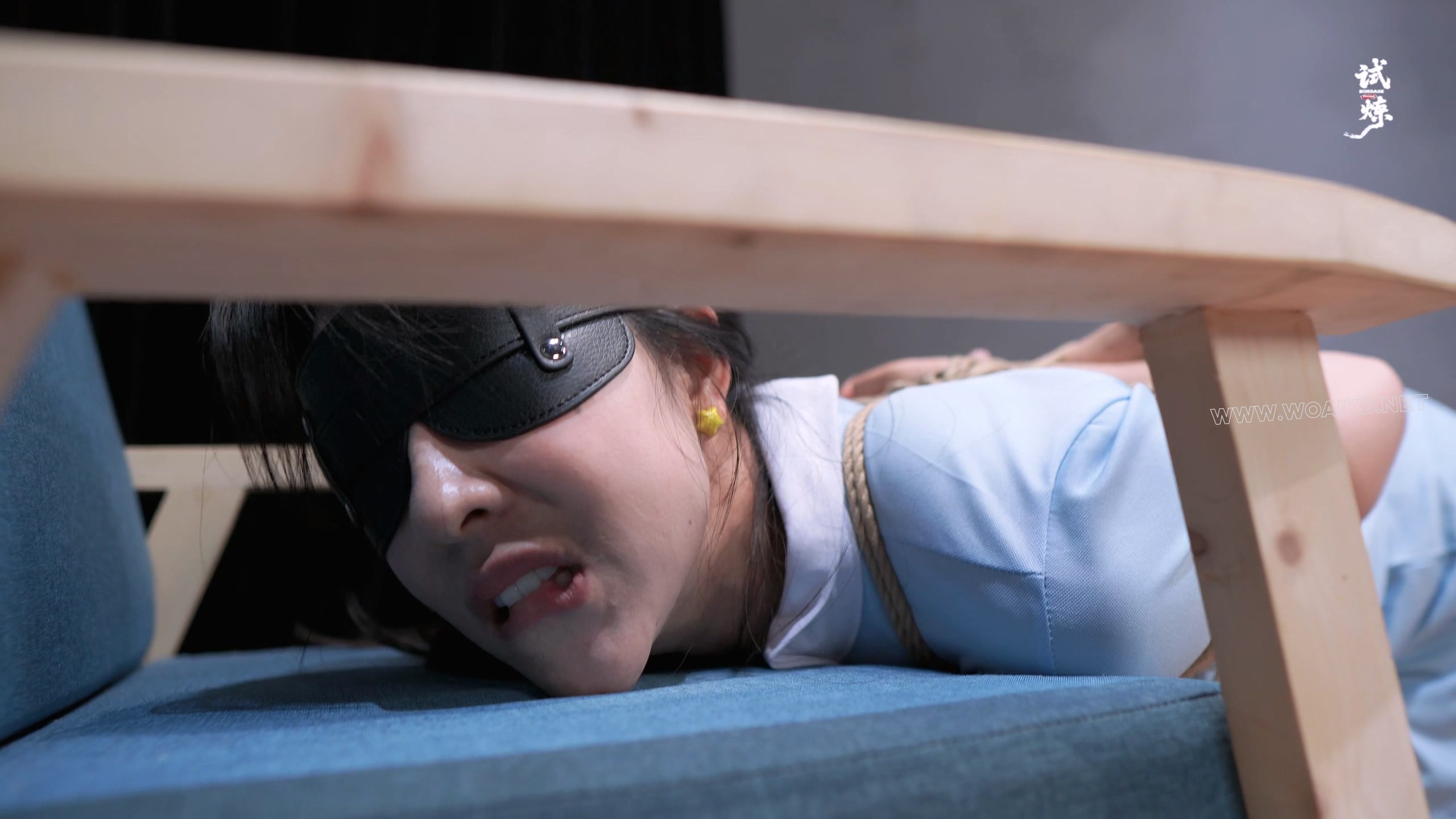 羞耻の秘密温婉跪缚啵啵贝失控折磨+折腿逃脱挑战失败嚎叫无用 预览图