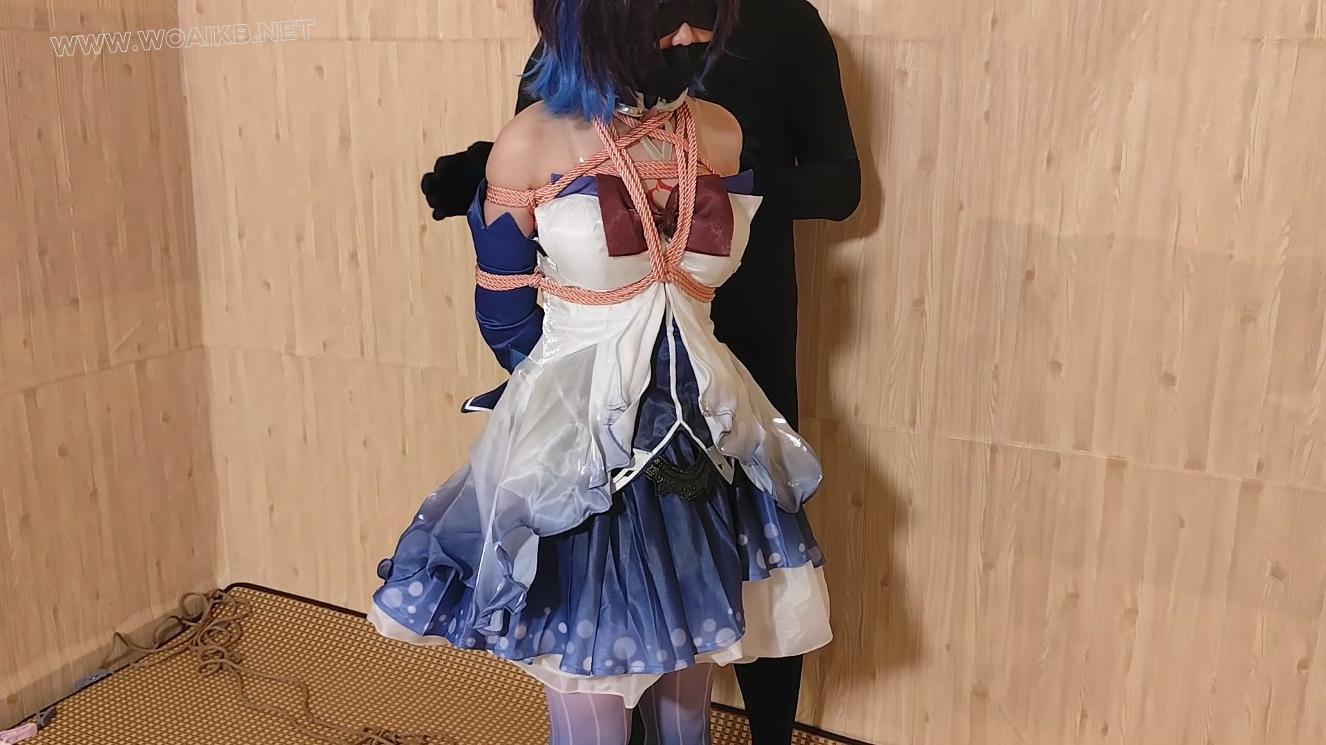 《崩坏三—希儿—幻海梦蝶cos（二）（正片）》是女孩子！被威胁的希儿！粉色绳子后... 预览图