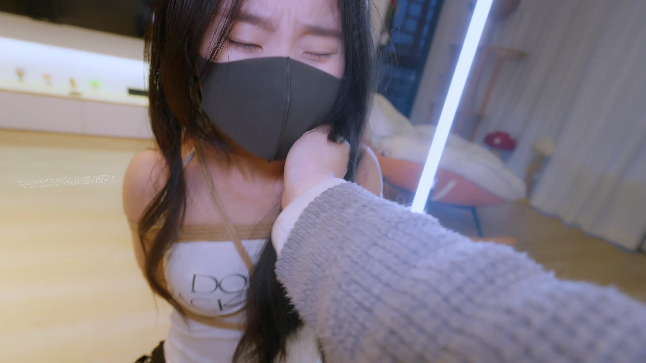 《欲望都市5》绑架了一位上门做家政的小姐姐，没想到她竟然在头发里偷偷塞了求救的... 封面图