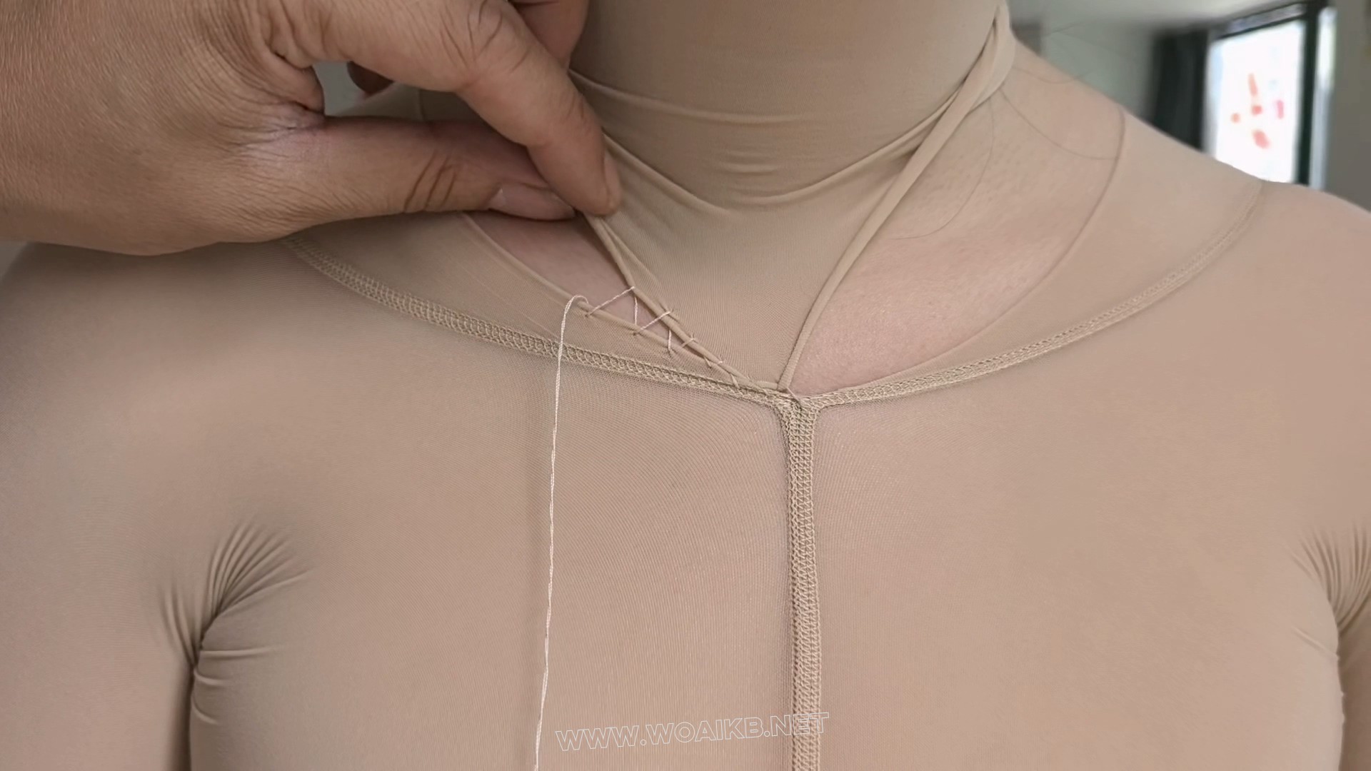◤LATEX-百变填充物◢百变的填充物 行走的榨精机 丝袜全包 胶衣 十一层头套压迫到... 预览图