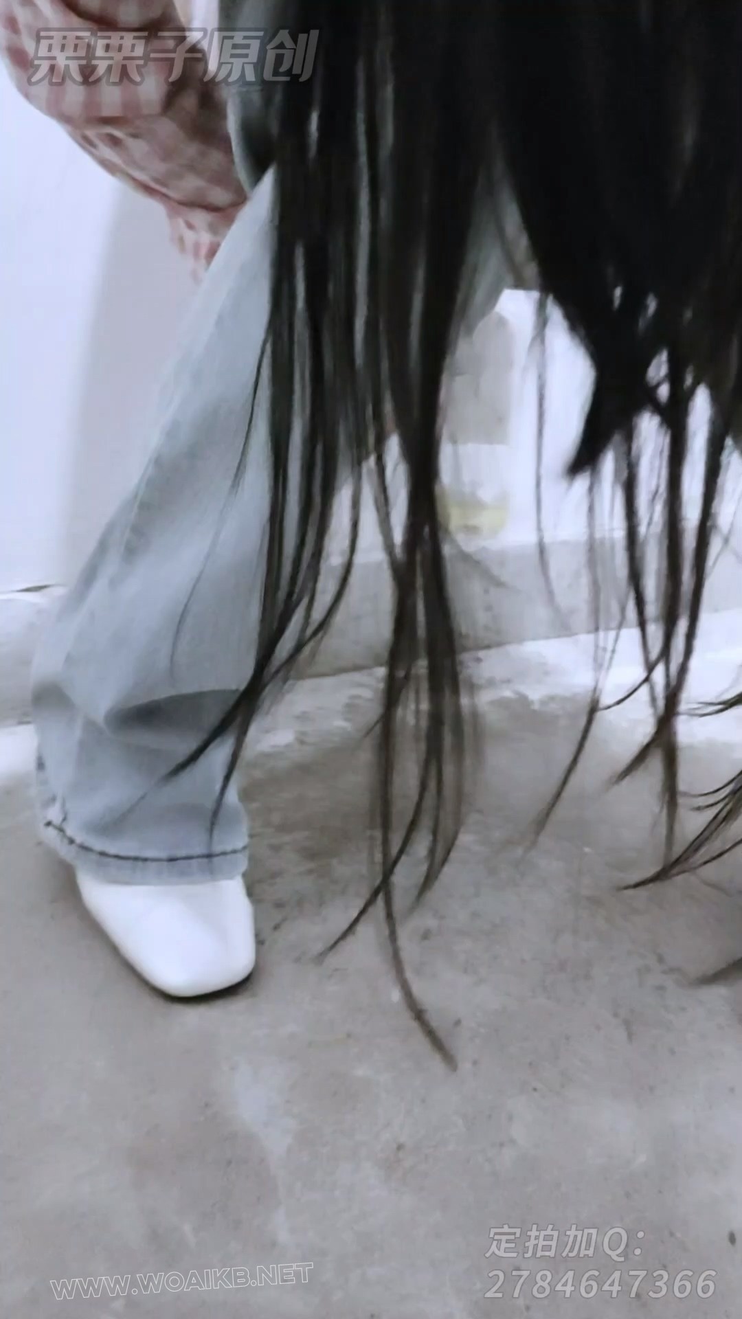 《自缚的邻家妻子 01》 户外强高、户外失禁、假丁丁、强高失禁到瓶子里、牛仔裤、... 预览图