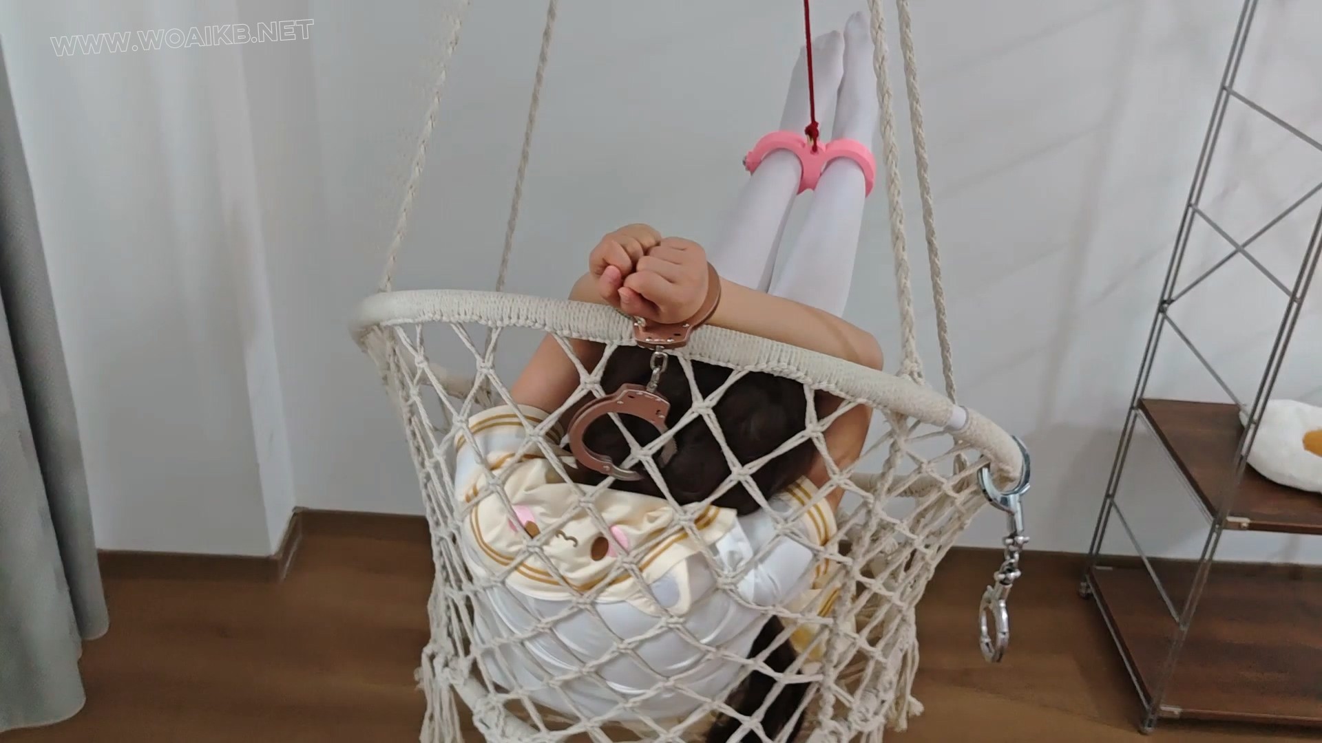 苏苏_JK少女多重羞耻束缚姿势的tk跳蛋挑战 预览图