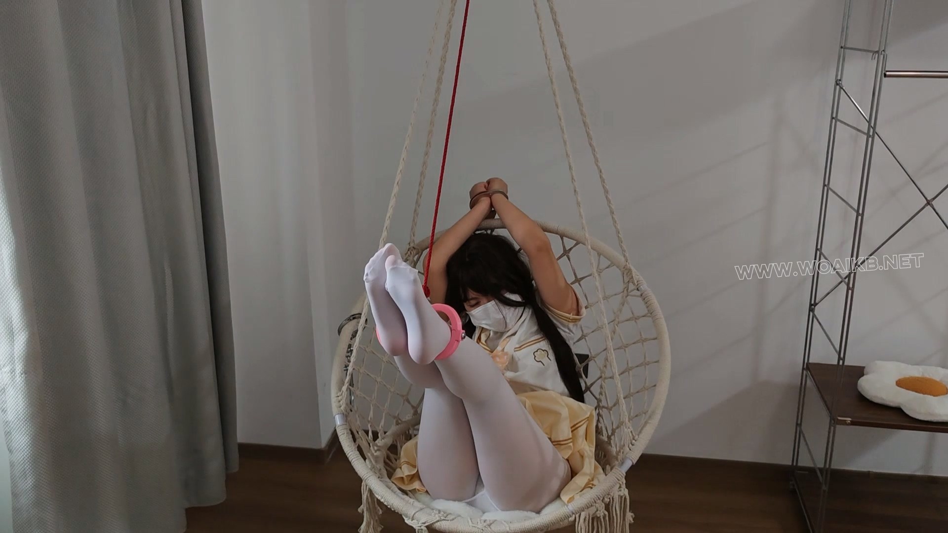 苏苏_JK少女多重羞耻束缚姿势的tk跳蛋挑战 预览图