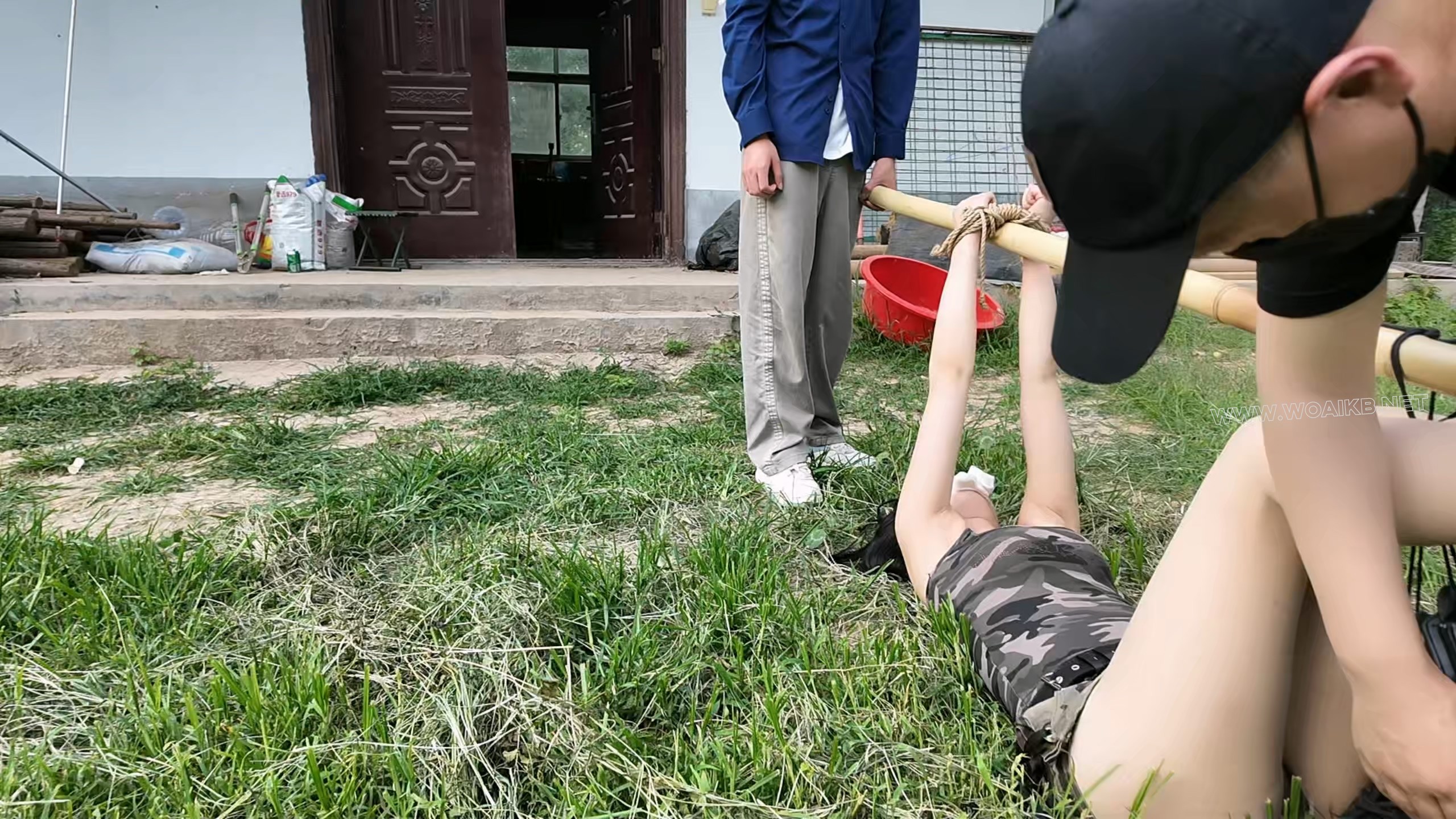 y军女特阮晓琴的野战奇遇 预览图
