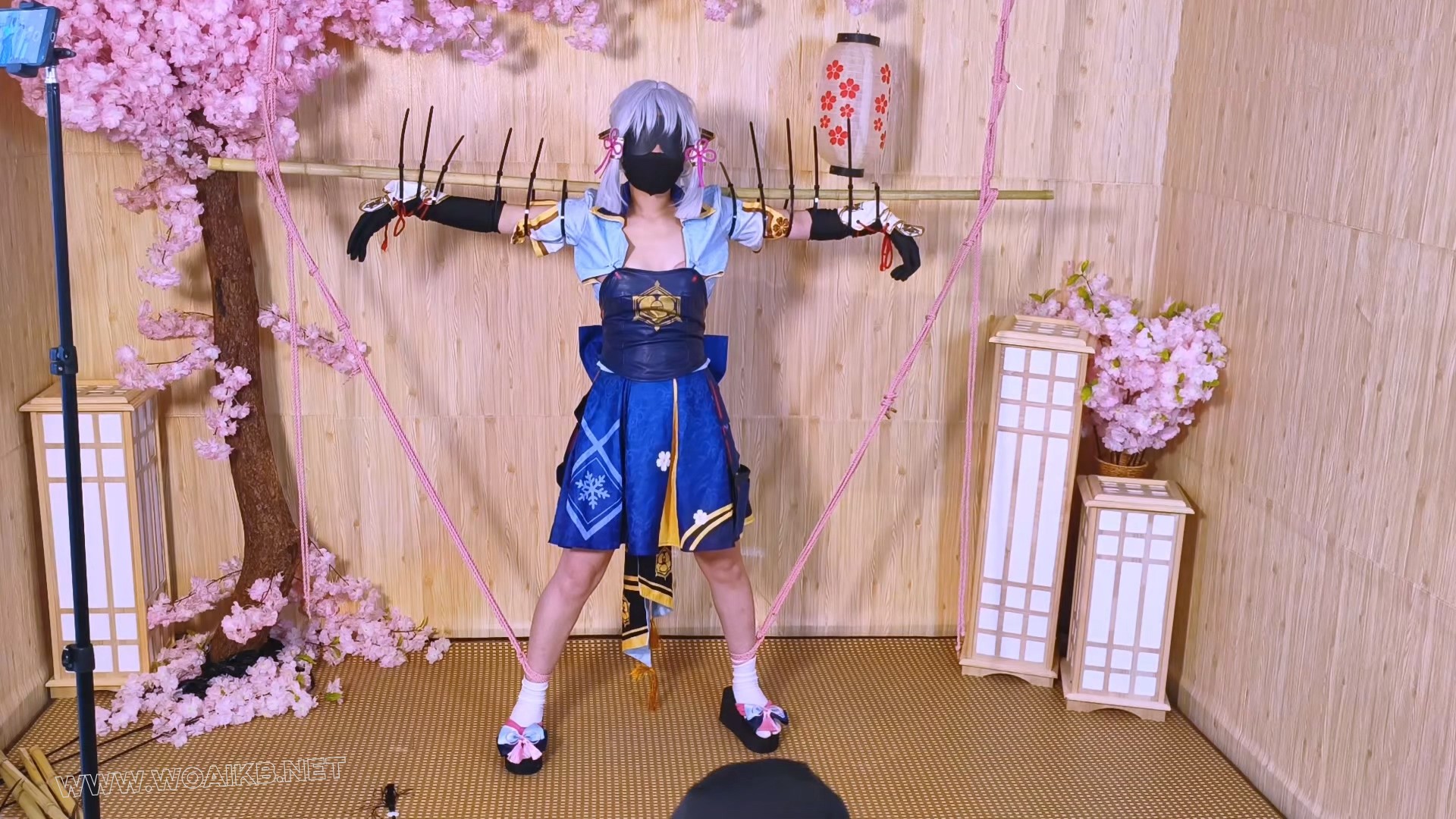 《神里绫华（一）》啵啵贝首次出镜！超反差绫华小姐失控啵啵贝强制分腿罚站，竹缚... 预览图