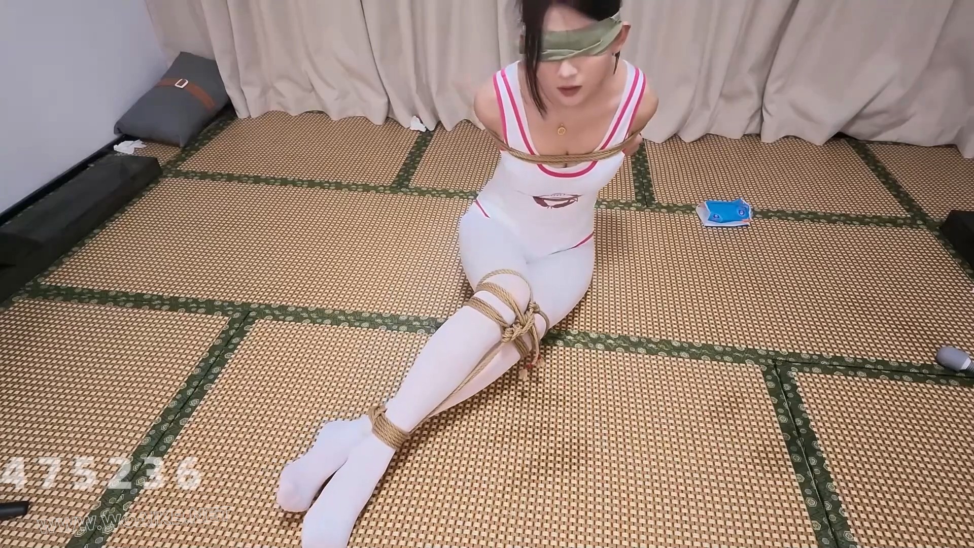 【花花】白丝体操服！跳蛋震动棒捆绑调戏玩弄！中 预览图