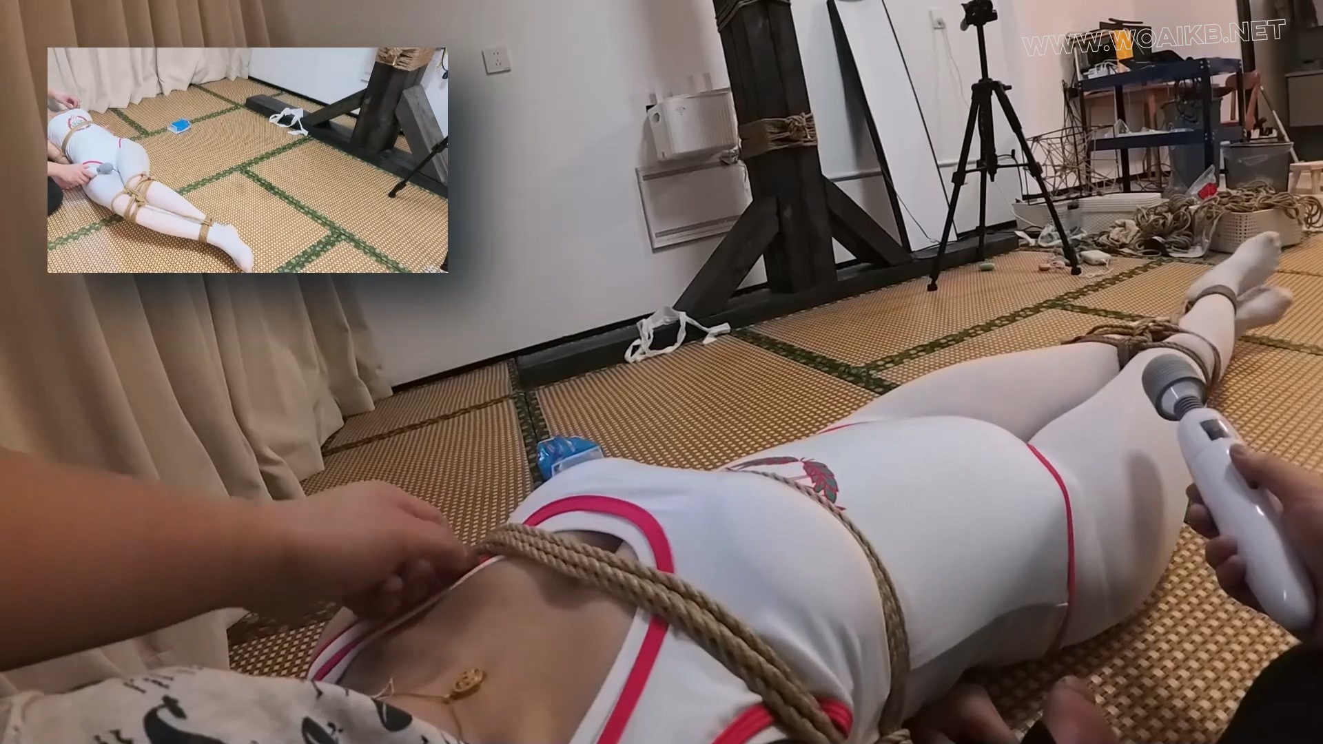 【花花】白丝体操服！跳蛋震动棒捆绑调戏玩弄！中 预览图