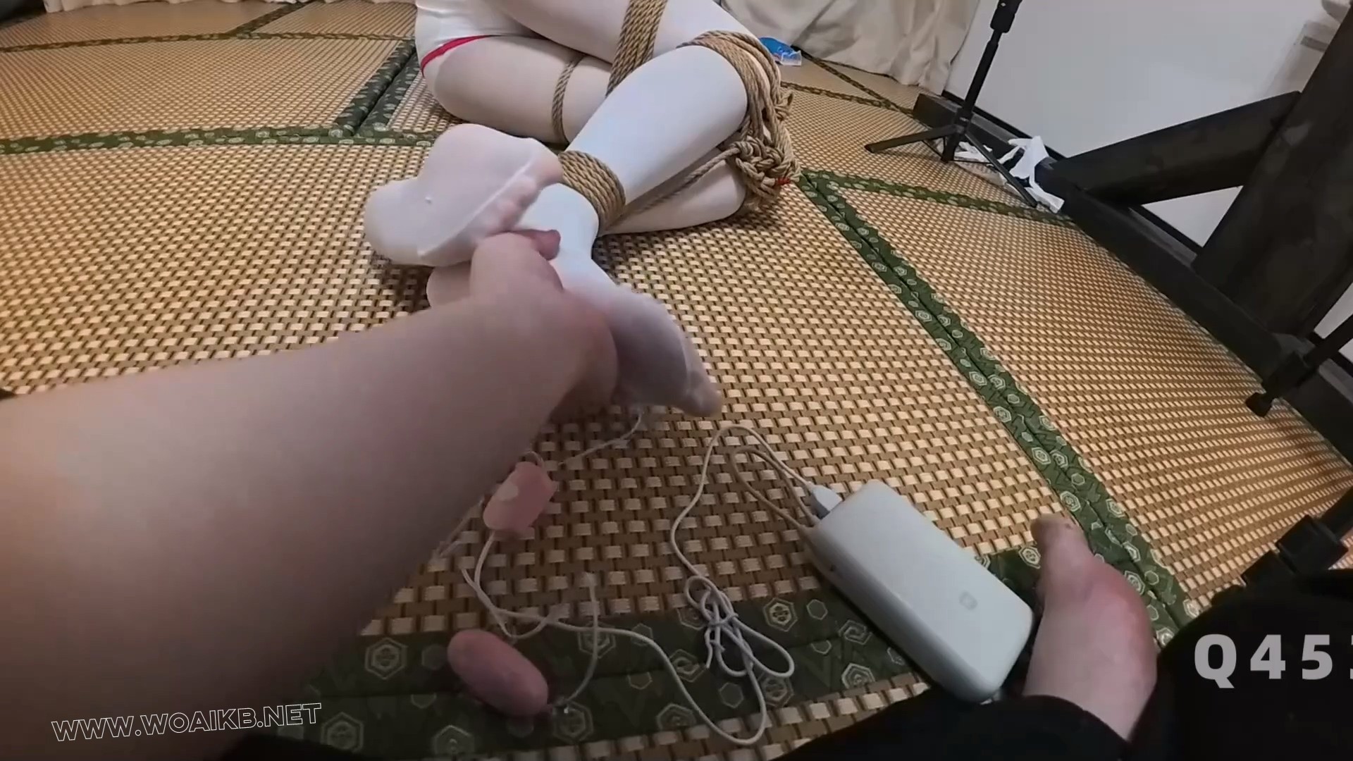【花花】白丝体操服！跳蛋震动棒捆绑调戏玩弄！中 预览图