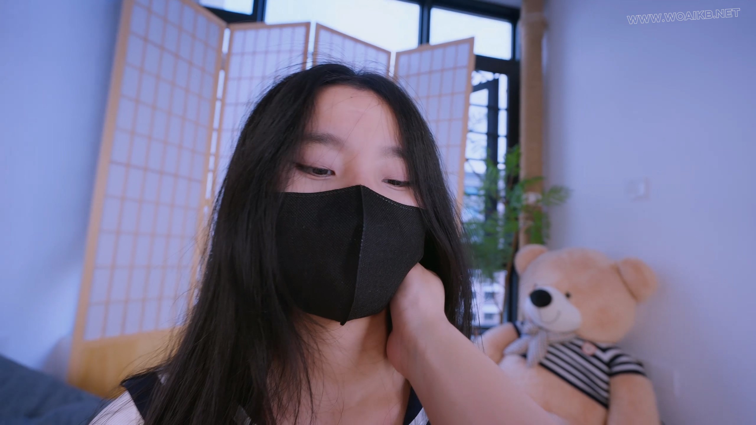 《沉沦的堕落少女》不听话的补习女学生，绑上极度羞耻的M字开脚缚，强行塞入马具口... 预览图