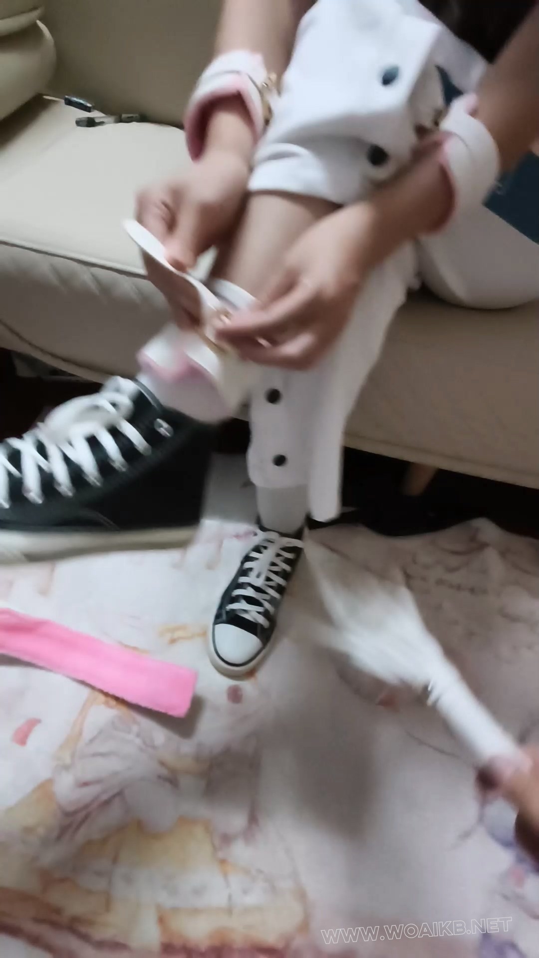 这是05后喜欢挠轻调鞭打的可可伶，这次是高冷超酷的运动帆布女学生，这次新加了自... 预览图 4
