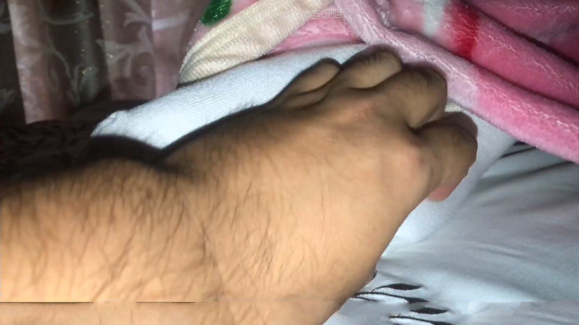 【多人】三个妹子的睡足脱鞋挠痒 各种场景 不能挠醒 预览图 8