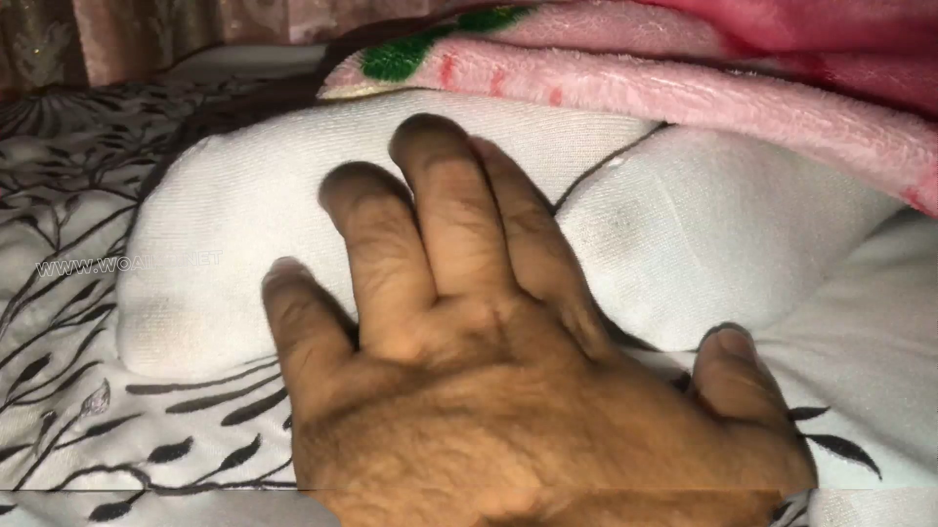 【多人】三个妹子的睡足脱鞋挠痒 各种场景 不能挠醒 预览图 9