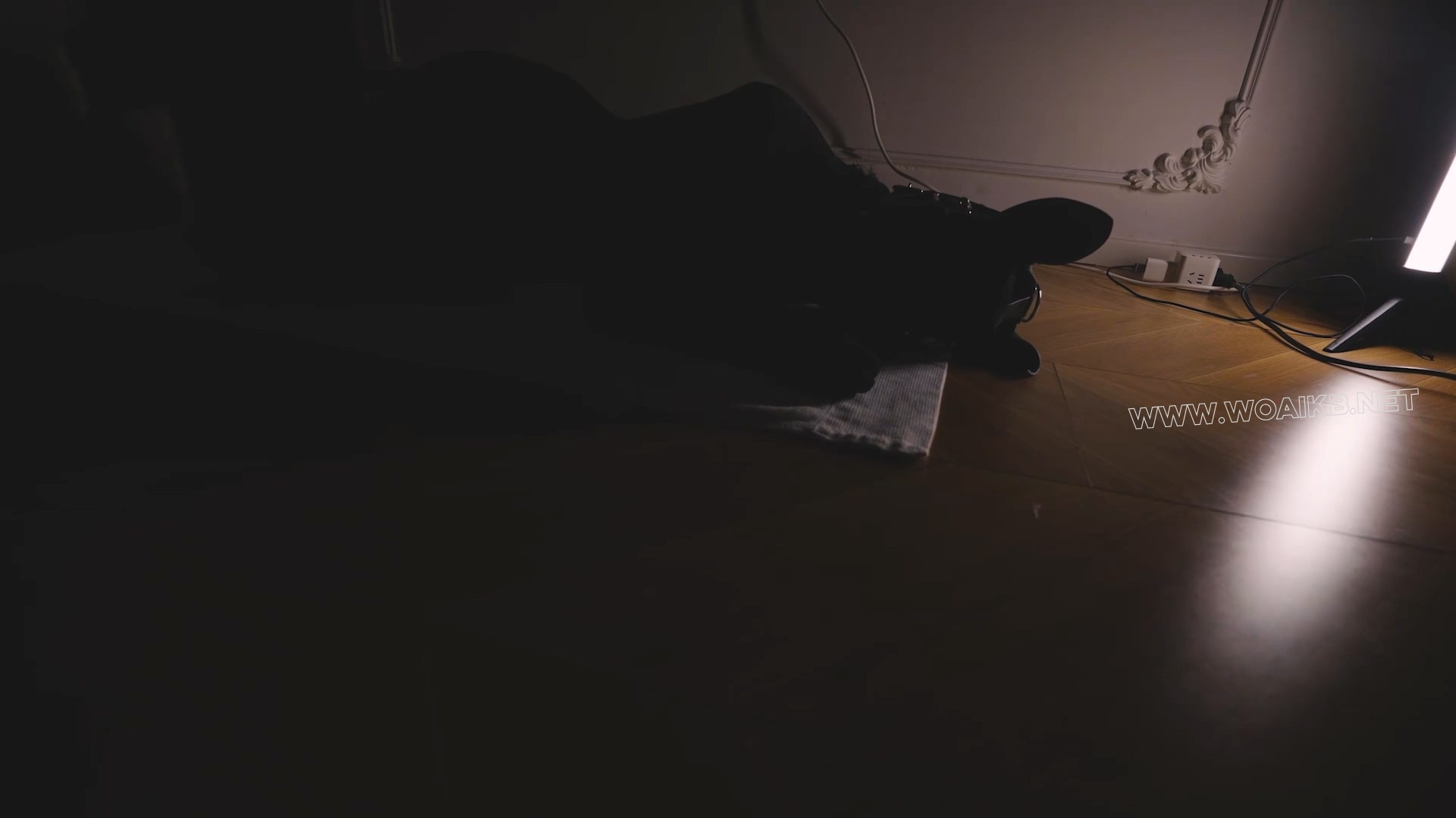 家养母狗常态驯化,封闭五感,K9犬姿+爬行调教,感官封闭+紧身衣的人形母犬,搭配...