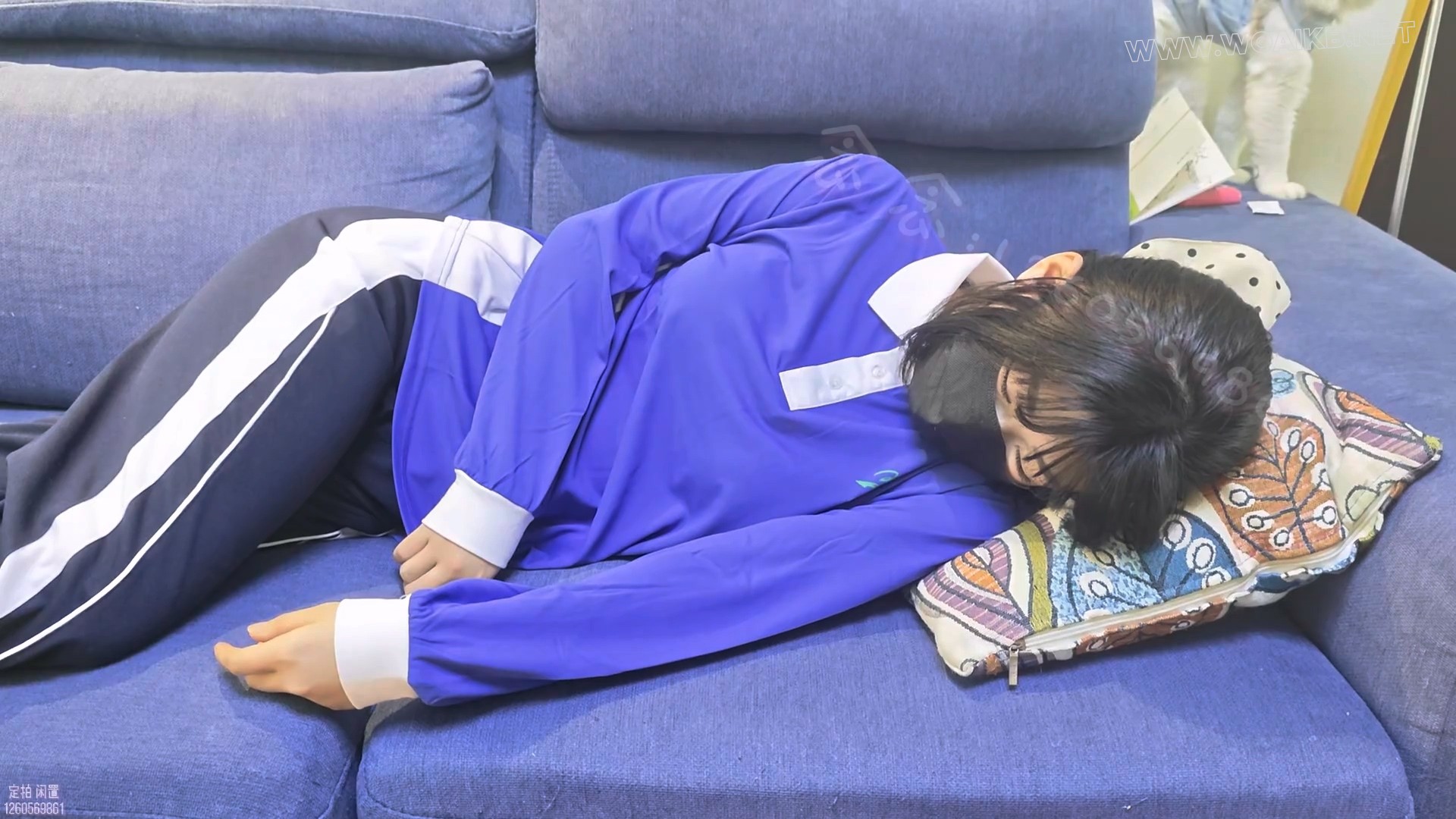 【念念】【中秋特辑】 被绑架折磨的女学生 深圳校服+三种白袜 蒙眼塞嘴 tk+td放置 预览图 2