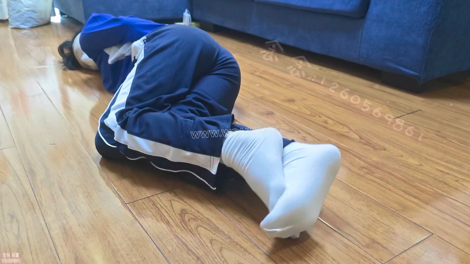 【念念】【中秋特辑】 被绑架折磨的女学生 深圳校服+三种白袜 蒙眼塞嘴 tk+td放置 预览图 16