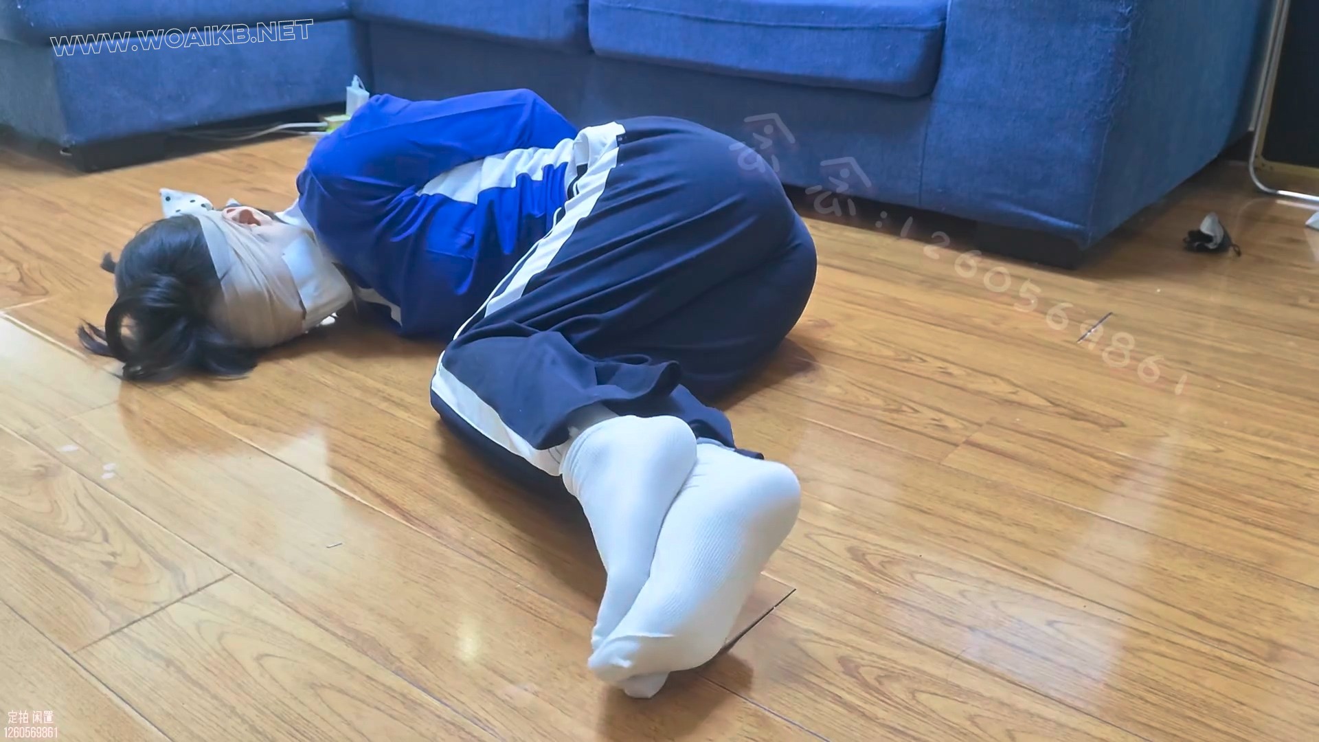 【念念】【中秋特辑】 被绑架折磨的女学生 深圳校服+三种白袜 蒙眼塞嘴 tk+td放置 预览图 14