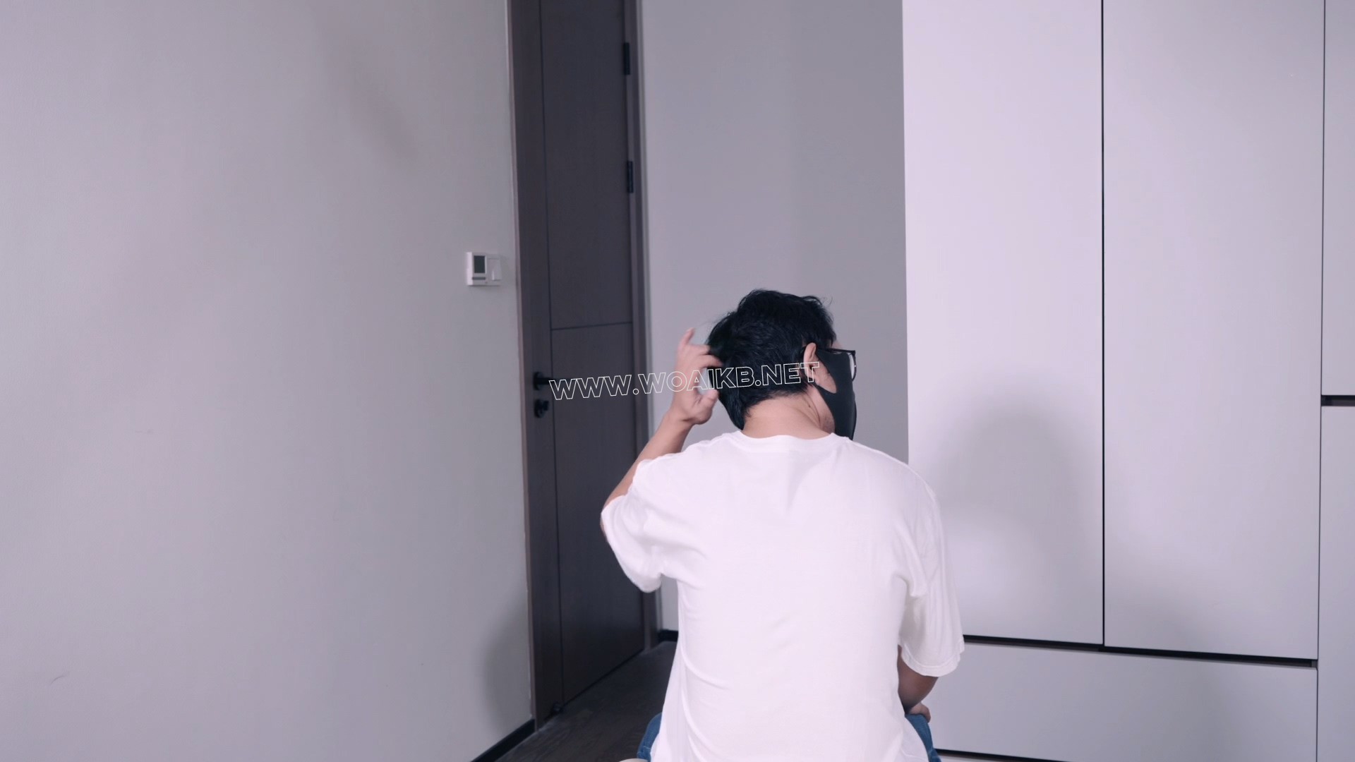 被设计的年轻后妈(第一集)女网友主动拜托我给她拍堕落视频来设计她讨厌的年轻后妈