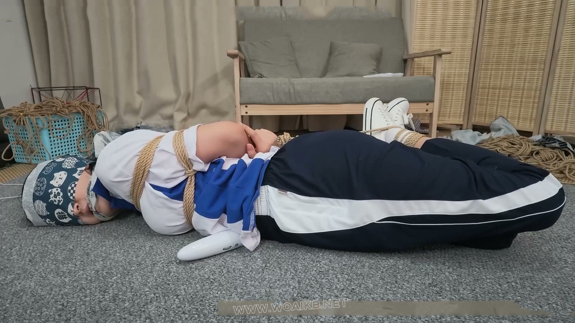 【花花】深圳校服三段式捆绑调教！蒙眼 并腿 M开腿 下 预览图 5