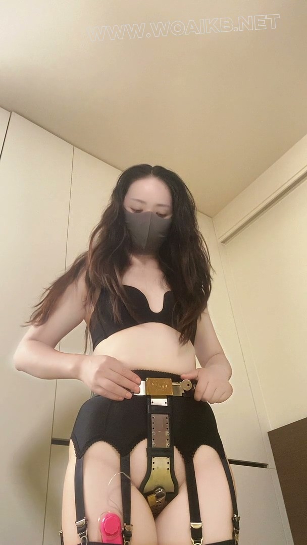 女高管的秘密兼职4的女主手机自拍部分锁着ZCD上班一天的任 预览图 1