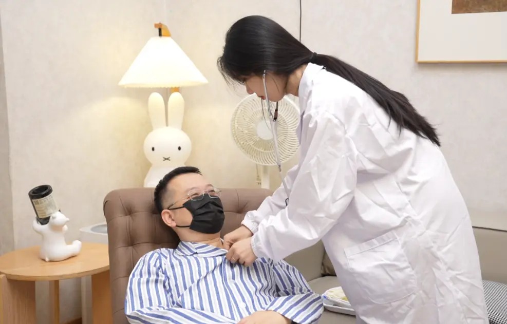 定拍官官之护士官的秘密 预览图