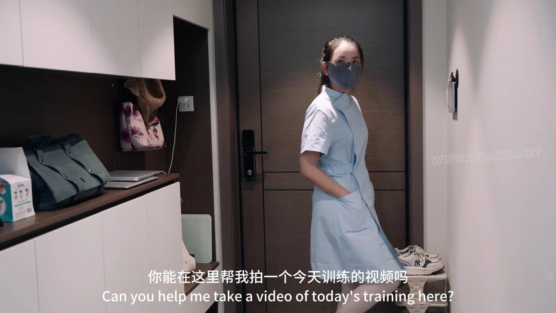代替宠物的人妻护理（第四集）明面上的陪伴，暗地里越来 预览图